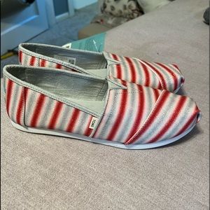 Toms women’s shoes